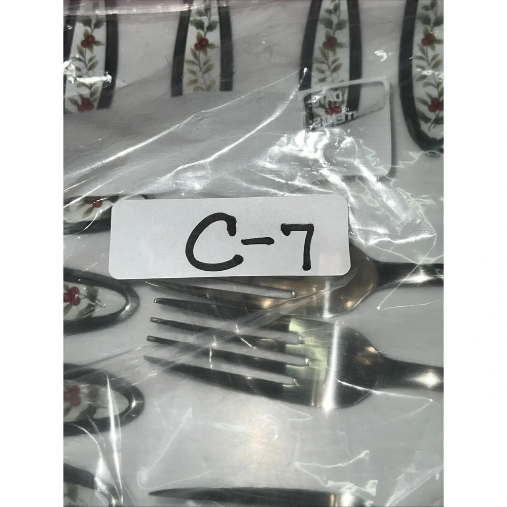 Vintage‎ Pfaltzgraff Stainless WINTERBERRY (COLOR)  18 Pc Flatware Holly 18/0